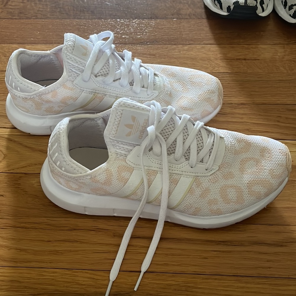 ADIDAS SWIFT RUN SHOES - Picture 2 of 4